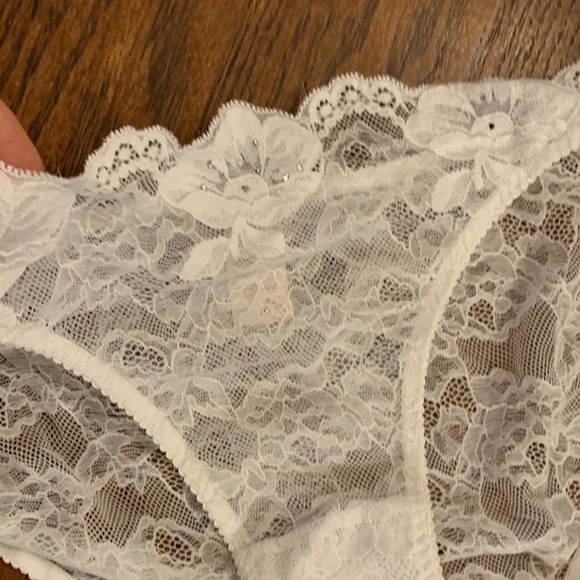 NWT. Two piece silk and satin srt - Picture 2 of 6